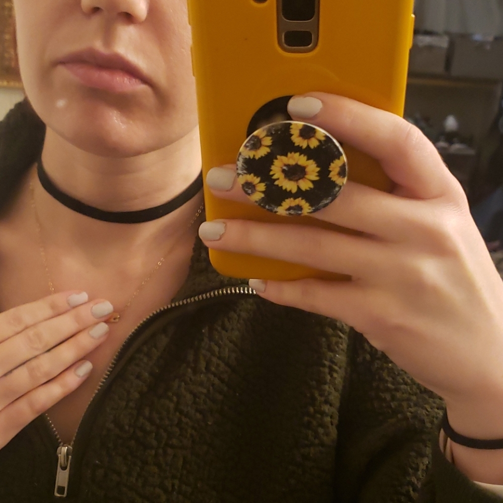 Black choker. Never worn